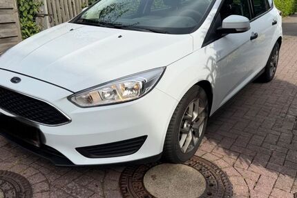 Ford Focus 78.000 km 5.990 &euro; Bassum 27211