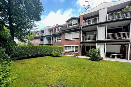 Hude-Süd: Renovierte 3-Zimmer-MaisonetteWohnung mit Balkon und Carport