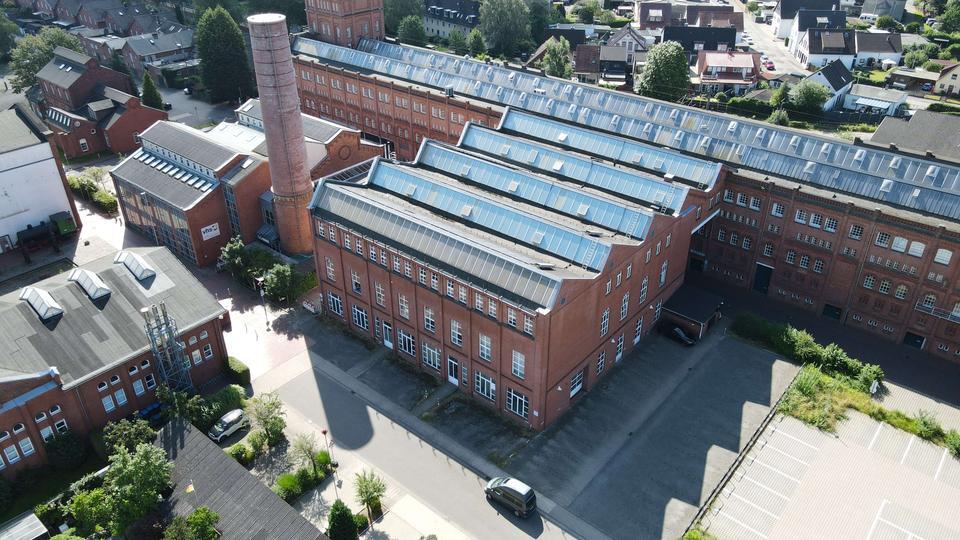 Kleines, helles Atelier mit Industrie-Flair! Bürogemeinschaft am Wollelager!