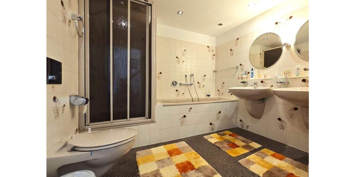 Reihenmittelhaus Bremen Burg-Grambke - 5 Zimmer, 120 m&sup2;, 299.000&euro; | Angebot:25645397