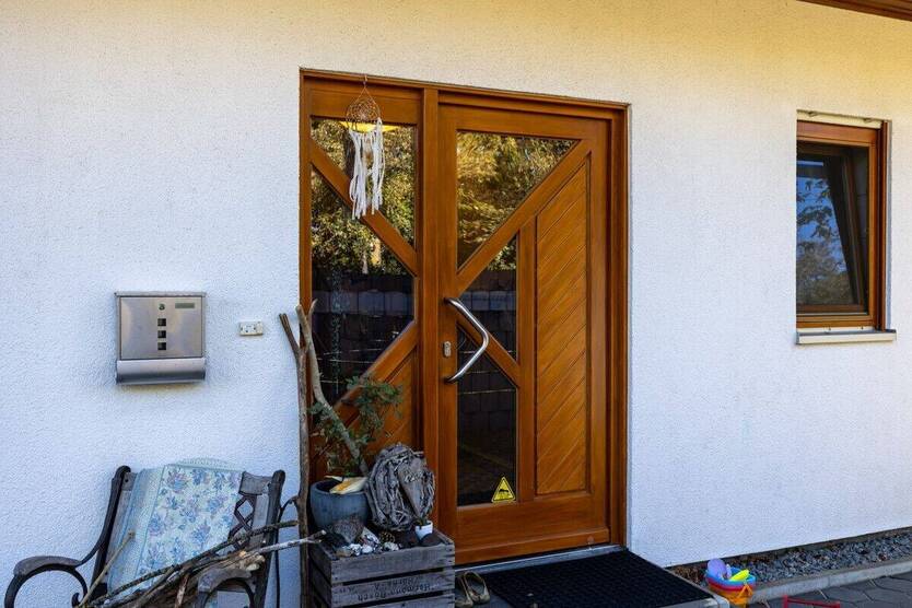 *** WIEDER VERFÜGBAR - CARPORT, TERRASSE, GLASFASER, VOLLBAD uvm. direkt neben kleinem PARK *** 4 zimmer