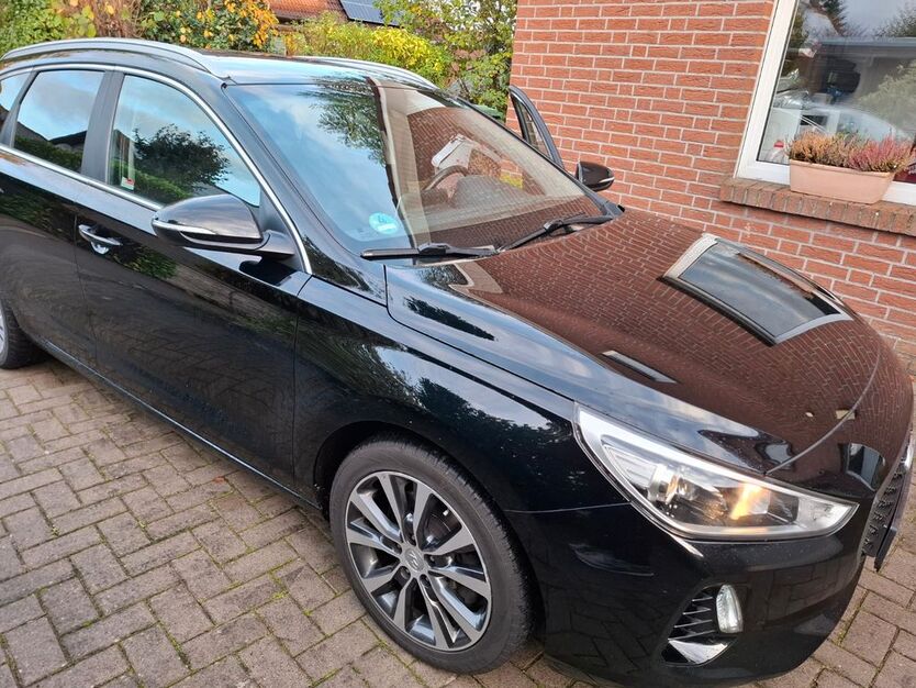 Hyundai i30 112.000 km 10.499 € Hatten 26209