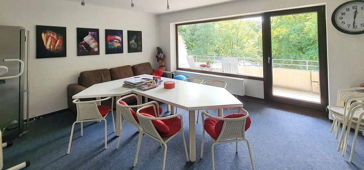 Vielseitig nutzbare Gewerbefläche in der Lesumer Heerstraße mit Schwimmbadnutzung. 6 zimmer