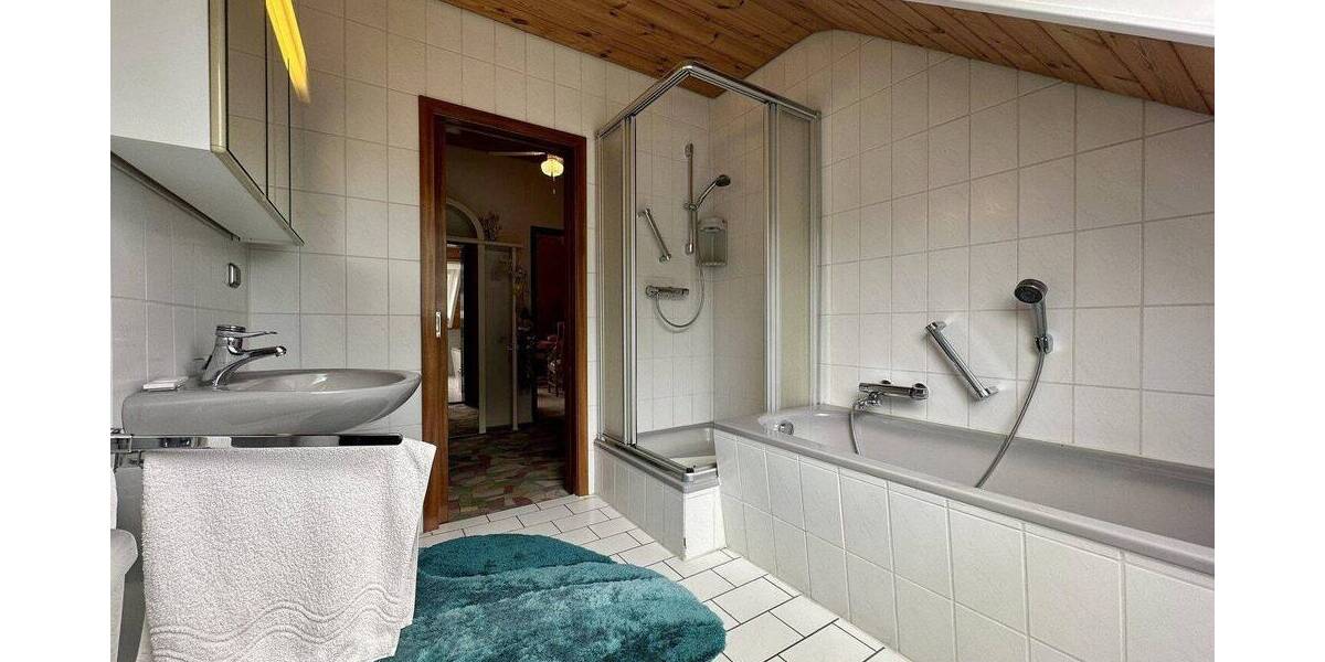 Einfamilienhaus Schwanewede - 7 Zimmer, 207 m&sup2;, 429.000&euro; | Angebot:26897646