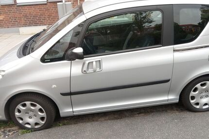 Peugeot 1007 151.000 km 2.700 € bremen 28239