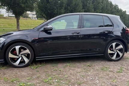 VW Golf 121.661 km 17.900 &euro; Ganderkesee 27777