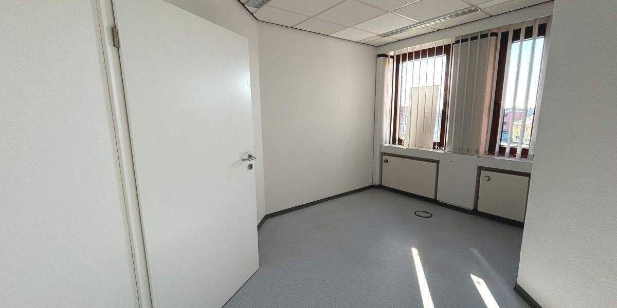 Gewerbeobjekt Stuhr Brinkum - 7 Zimmer, 150 m&sup2;, 285.000&euro; | Angebot:24311198
