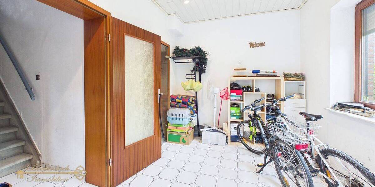 Mehrfamilienhaus, Wohnhaus Achim Uesen - 7 Zimmer, 220 m&sup2;, 430.000&euro; | Angebot:26875038