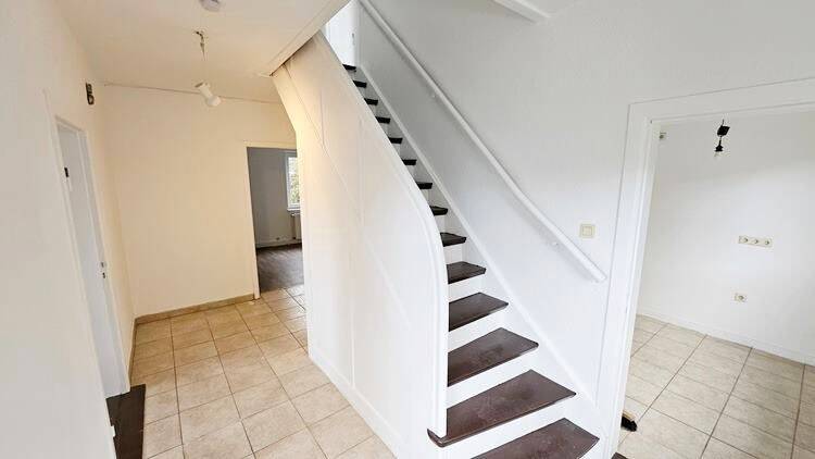 Doppelhaushälfte Grasberg - 9 Zimmer, 180 m&sup2;, 299.000&euro; | Angebot:25998715