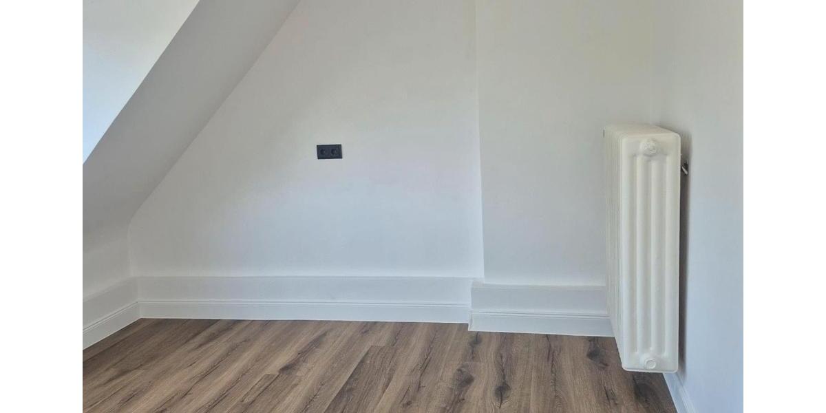 Helle 2-Zimmer-Dachgeschosswohnung mit Einbauküche 2 zimmer