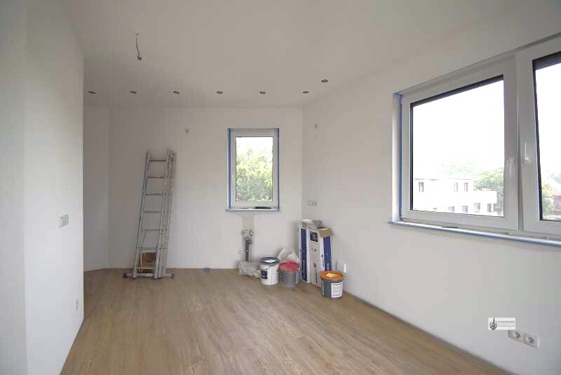 Hoch moderne Penthouse-Wohnung Neubau zum 1.7.2026 Rollläden + Stellplatz + Dachterrasse ohne Küche - Einfamilienhaus Weyhe Leeste | Angebot:26774140