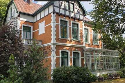 Haus zum Kaufen in Hude 749.500 € 205.97 m² 8 zimmer