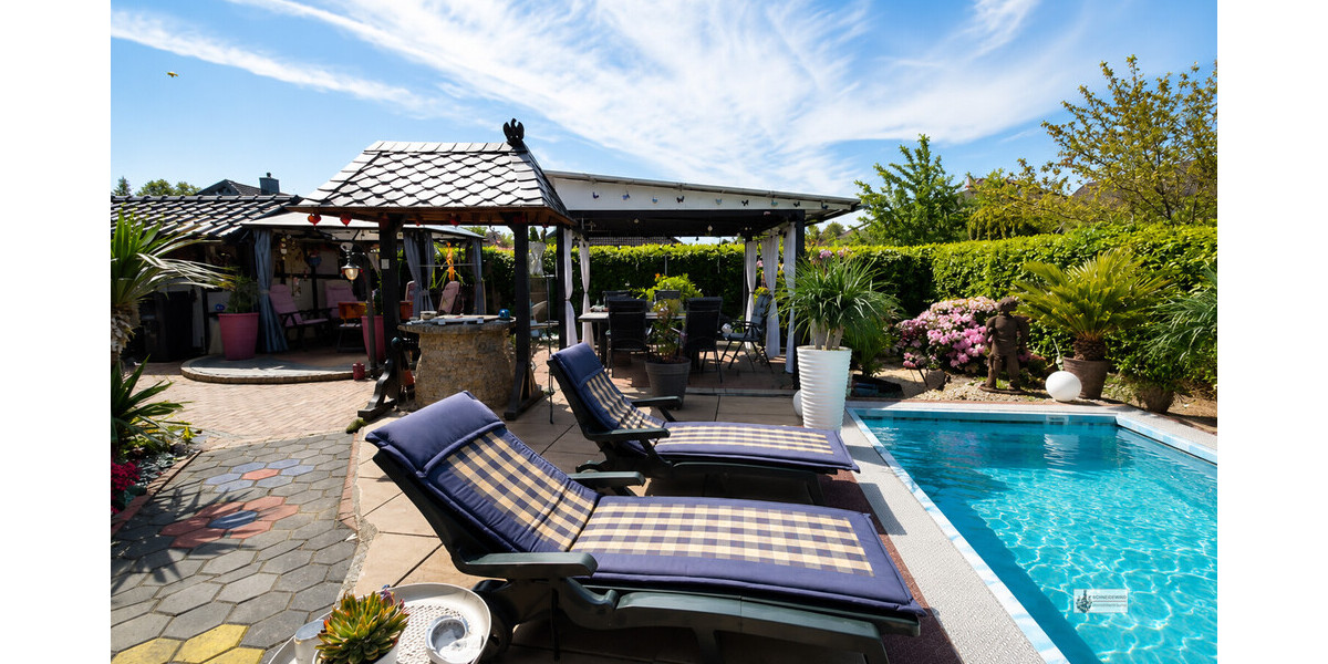 Urlaubsfeeling jeden Tag – Modernes Einfamilienhaus mit Pool, Whirlpool & PV-Anlage - Einfamilienhaus Syke Syke | Angebot:27090927
