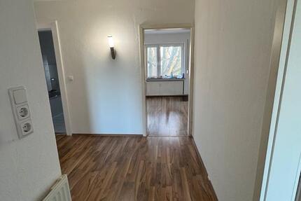 Frisch Renovierte 2 Zimmer Wohnung im Zweifamilienhaus 2 zimmer