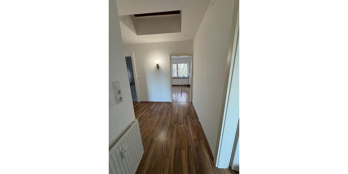 Frisch Renovierte 2 Zimmer Wohnung im Zweifamilienhaus 2 zimmer