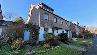 GROßZÜGIGES ZUHAUSE IN RUHIGER LAGE 6 zimmer