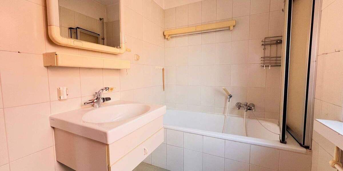 Mehrfamilienhaus, Wohnhaus Bremen Lehe - 4 Zimmer, 108 m&sup2;, 315.000&euro; | Angebot:25835174