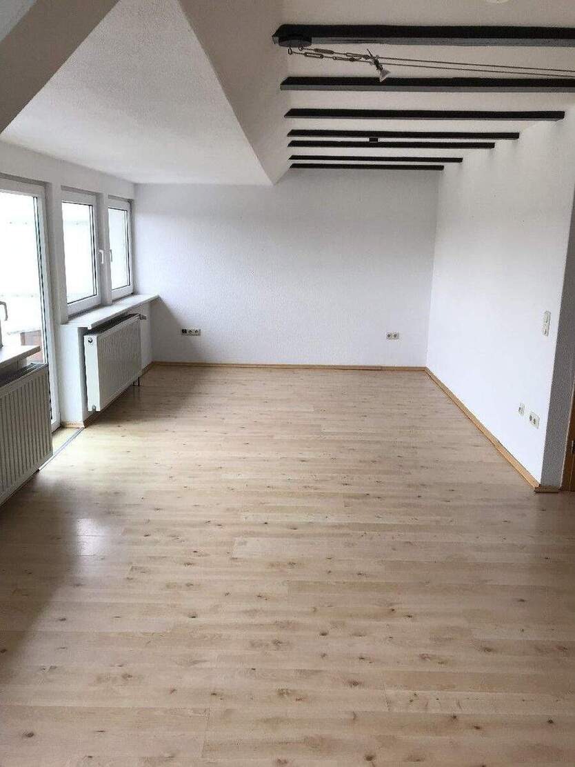 gemütliche 3-Zimmer-Wohnung im DG mit ausgebautem Dachboden 3 zimmer