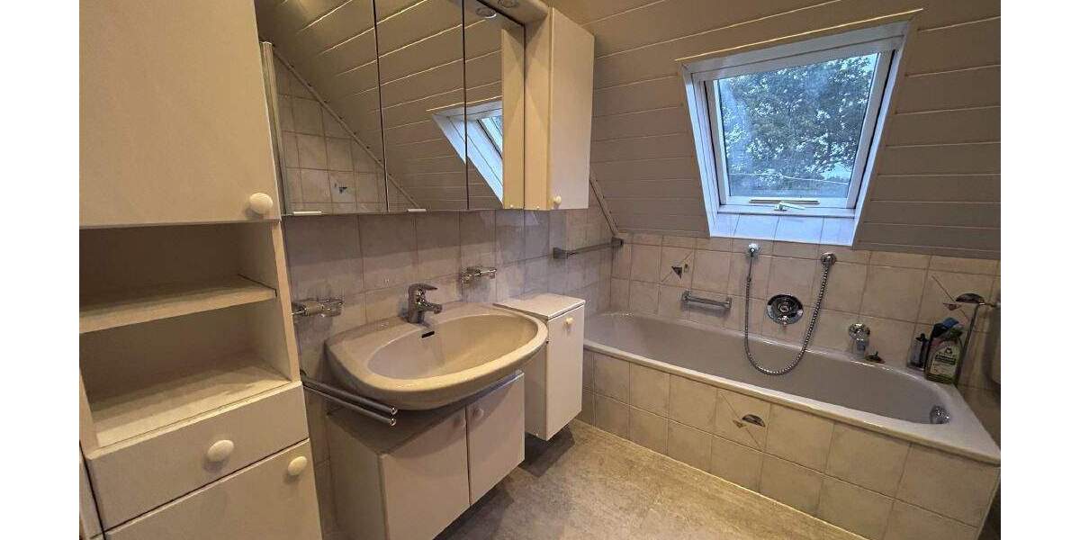 Mehrfamilienhaus, Wohnhaus Berne Neuenhuntorfermoor - 9 Zimmer, 304 m&sup2;, 475.000&euro; | Angebot:25777128