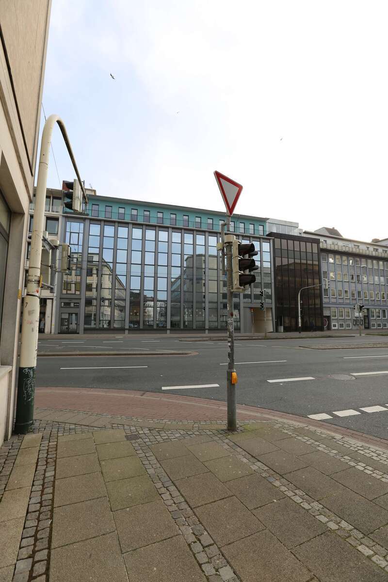 Büro in Bremen 3.800 € 352.28 m² zimmer