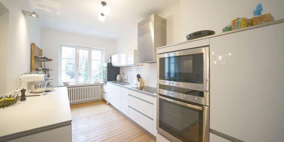 Reihenmittelhaus Bremen Schwachhausen - 8 Zimmer, 207 m&sup2;, 949.000&euro; | Angebot:25769345