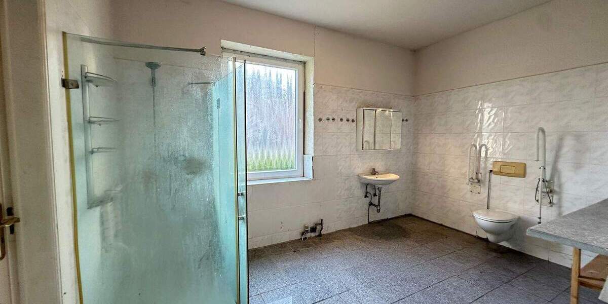 Etagenwohnung Bremen Sebaldsbrück - 4 Zimmer, 136 m&sup2;, 249.000&euro; | Angebot:25741220