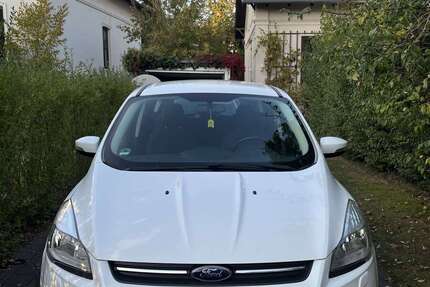 Ford Kuga 109.000 km 9.800 € Bremen 28309