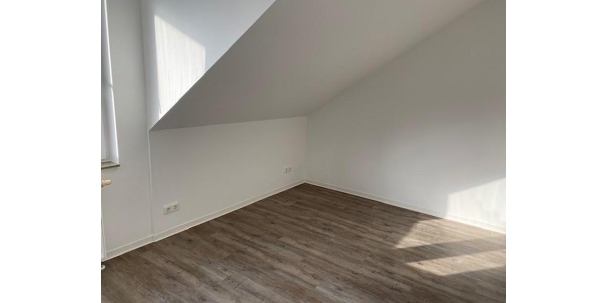 Dachgeschoßwohnung Delmenhorst Bungerhof - 3 Zimmer, 66 m&sup2;, 595&euro; | Angebot:24919010
