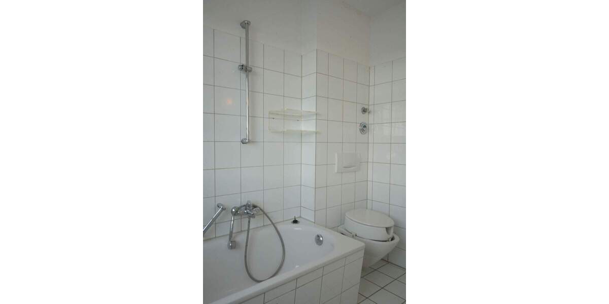 Etagenwohnung Bremen Oberneuland - 2 Zimmer, 65 m&sup2;, 700&euro; | Angebot:25702200