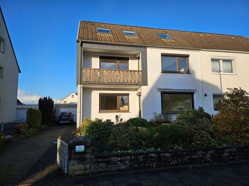 Große Doppelhaushälfte mit viel Potenzial in ruhiger Seitenstraße in zentraler Lage in DEL Stickgras 6 zimmer