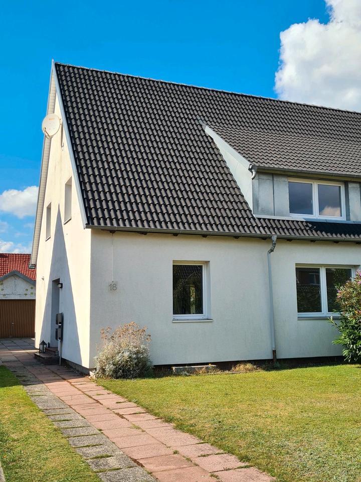 Von Privat, gepflegte Modernisierte Doppelhaushälfte