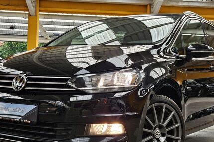 VW Touran 187.400 km 16.975 € Wallhöfen bei Bremen 27729