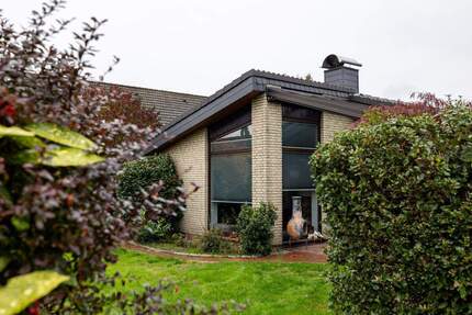 *** ARCHITEKTEN BUNGALOW - ruhige LAGE - GARAGE und STELLPLATZ - GARTEN und ANKLEIDEZIMMER *** 3 zimmer