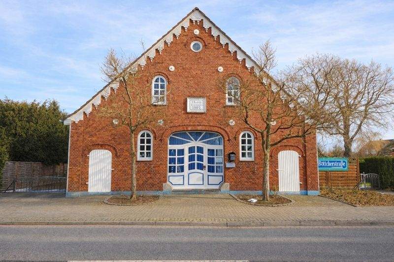 Mehrfamilienhaus, Wohnhaus Bremen / Rekum Rekum - 5 Zimmer, 284 m&sup2;, 349.000&euro; | Angebot:26017686