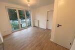 Moderne, renovierte 2 Zimmer Wohnung mit Balkon zimmer