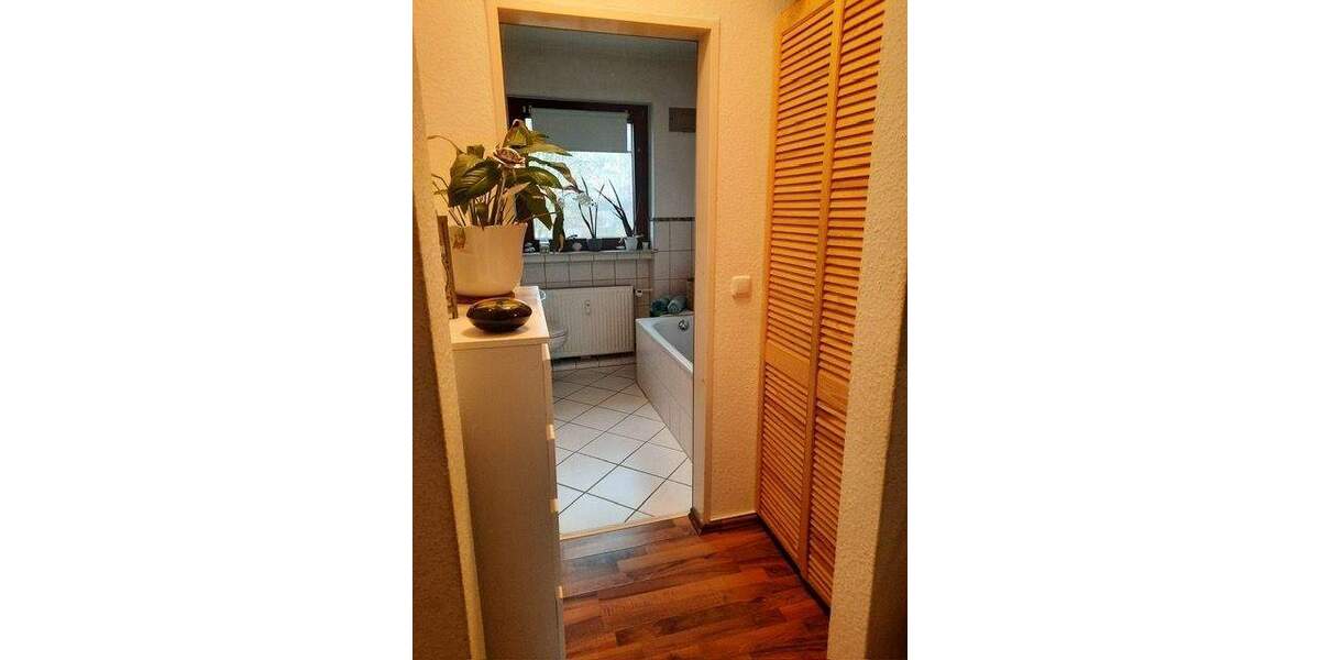 Etagenwohnung Stuhr Brinkum - 4 Zimmer, 96 m&sup2;, 1.000&euro; | Angebot:24723405