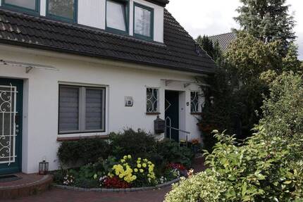 Haus Bremen Mahndorf - 8 Zimmer, 220 m&sup2;, 2.200&euro; | Angebot:26389888