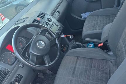 VW Touran 184.000 km 2.500 &euro; Bremen 28325