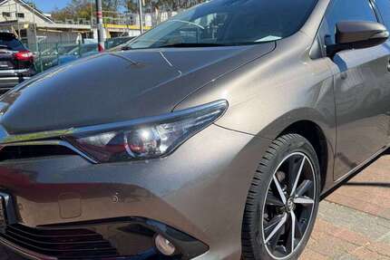 Toyota Auris 55.000 km 12.399 &euro; Ganderkesee-Bookholzberg 27777