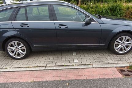 Mercedes-Benz C 250 105.300 km 13.100 &euro; Bremen 28759