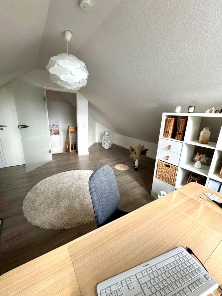 Stilvolle, helle 3,5-Zimmer-Studiowohnung mit EBK & großem Balkon zimmer