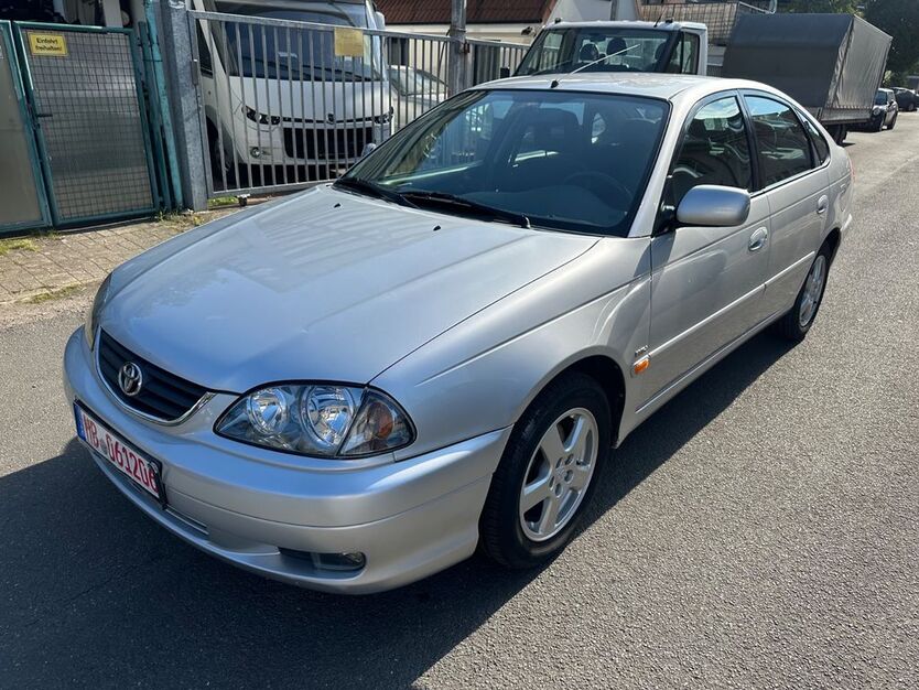 Toyota Avensis 119.300 km 3.200 € Bremen 28215