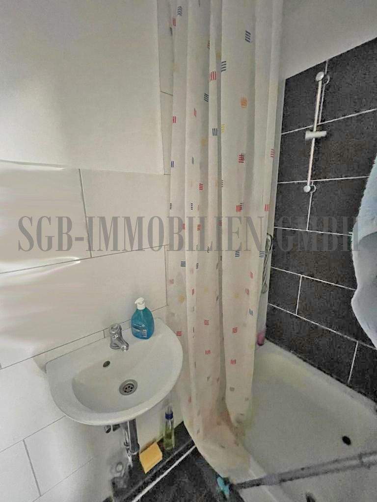 Gepflegtes Mehrfamilienhaus mit 3 Wohneinheiten in Bremen-Oslebshausen zimmer