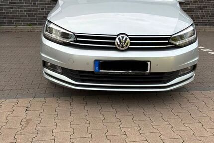 VW Touran 182.000 km 11.200 &euro; Bremen 28777