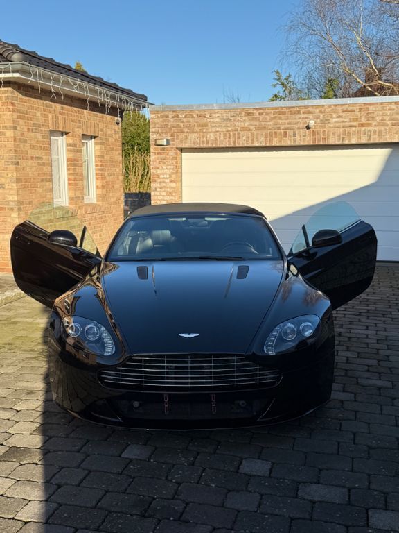 V8 Vantage