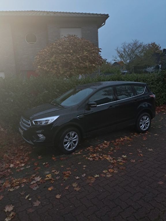 Ford Kuga 59.000 km 14.500 € Weyhe 28844