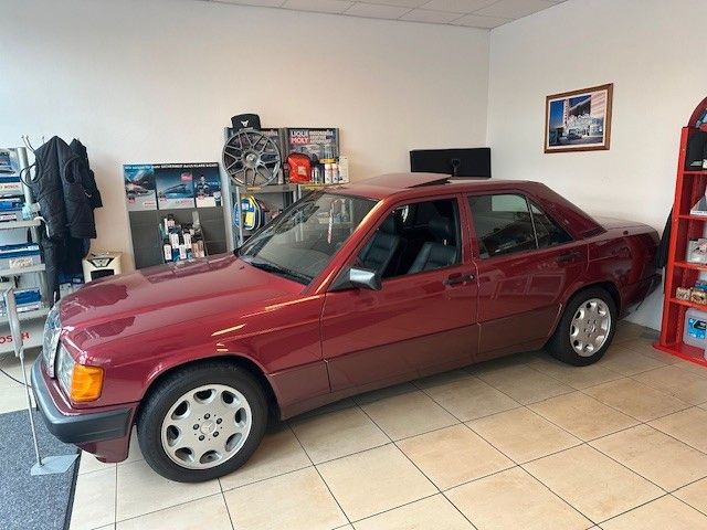 Mercedes-Benz 190 125.450 km 22.750 &euro; Bremen 28777