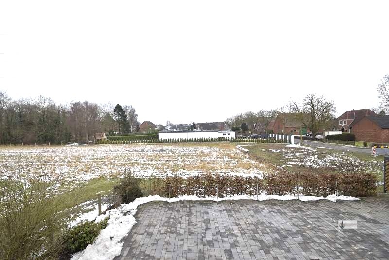 Neu ab 1.7.26 für 2 Personen 2-Zimmer-OG-Wohnung KfW 40+ Bauweise + Aufzug + Balkon + Carport - Etagenwohnung Weyhe | Angebot:25080176