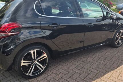 Peugeot 208 83.500 km 9.650 &euro; Bremen-Stuhr 28816