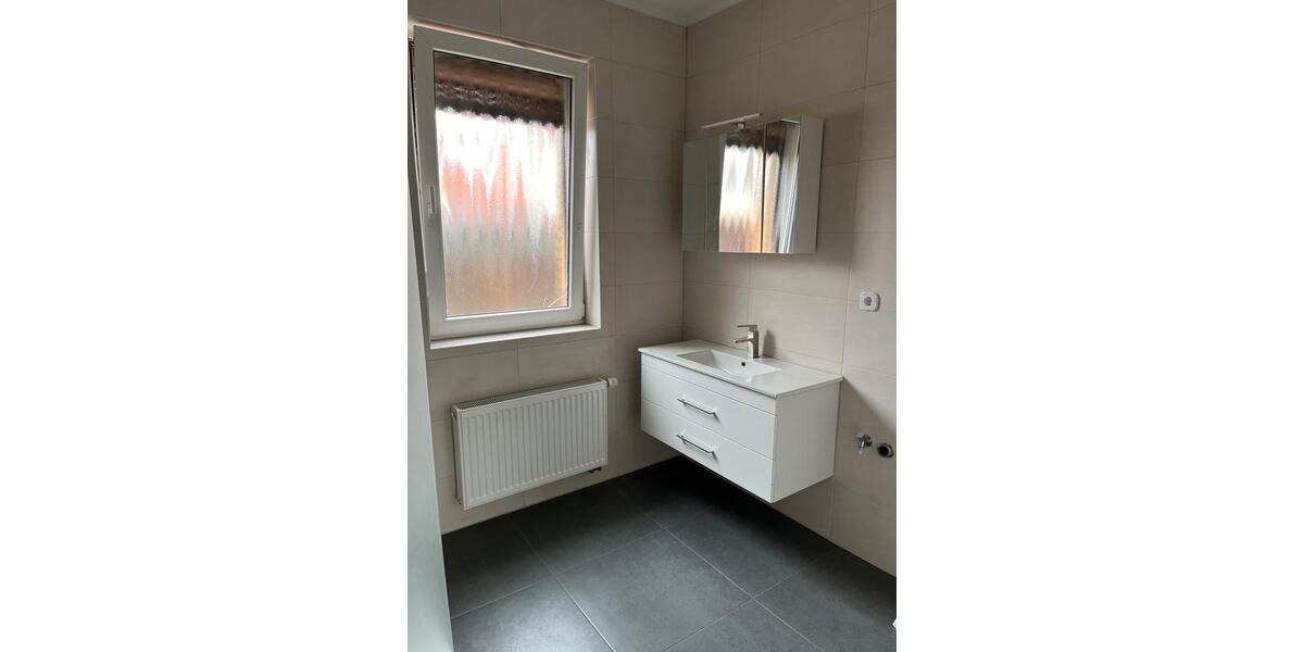 Erdgeschoßwohnung Delmenhorst - 3 Zimmer, 90 m&sup2;, 1.100&euro; | Angebot:26183824